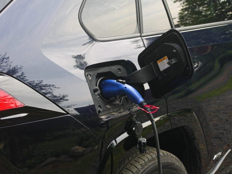 9 Proven Fuel-Saving Tips for SUVs and Big Vehicles
